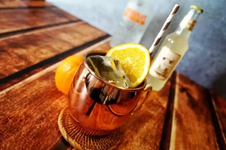 Creative Garnish Ideas for Your Moscow Mule
