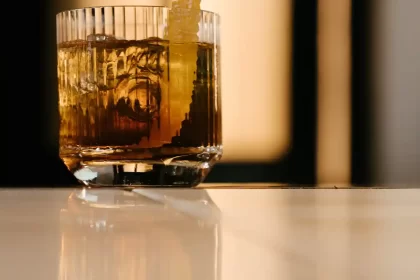 Enjoy Long-lasting Chilled Drinks with Our Ice Cubes