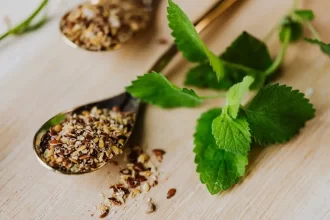 Fresh Mint Leaves for Green Tea Shot