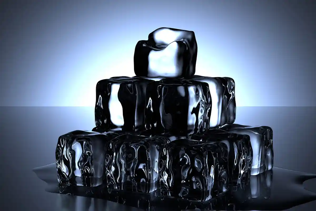 Fresh and Odor-Free: Banishing Smelly Ice Cubes