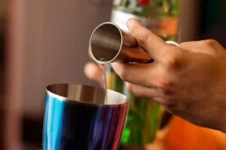 Mastering the Art of Negroni Mixing