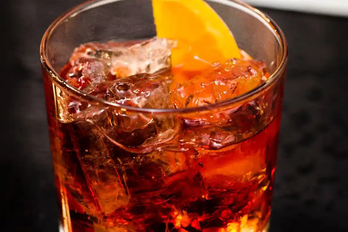 Savor the Aroma: Perfect Ice Cubes for Whiskey Lovers